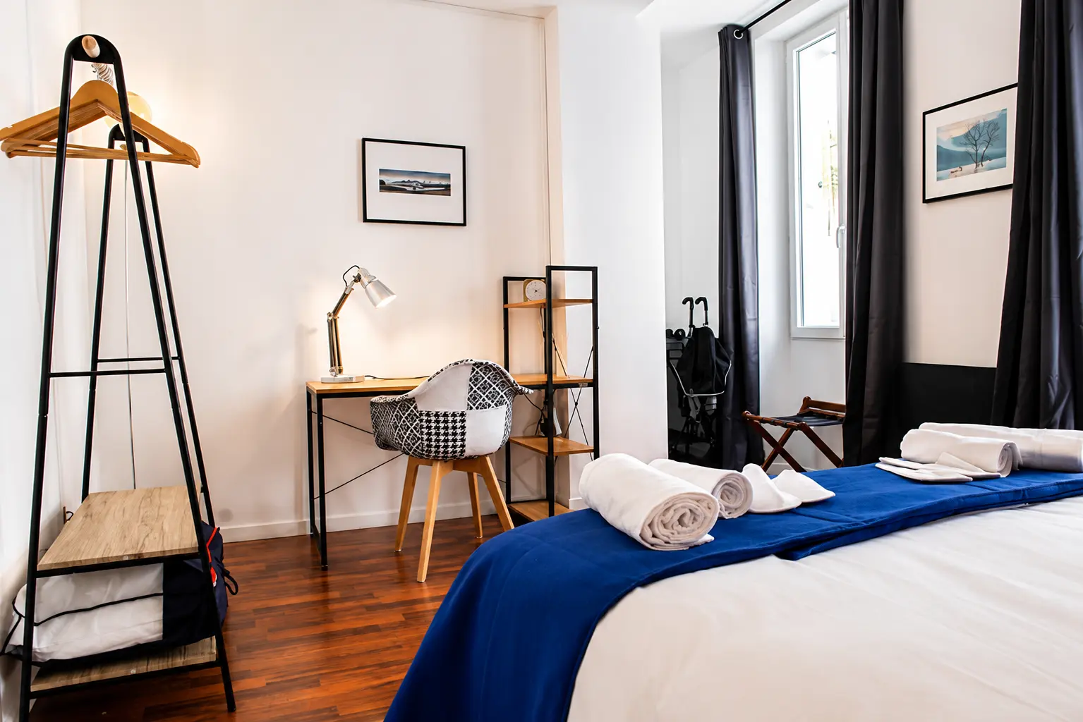 Bedroom with double bed