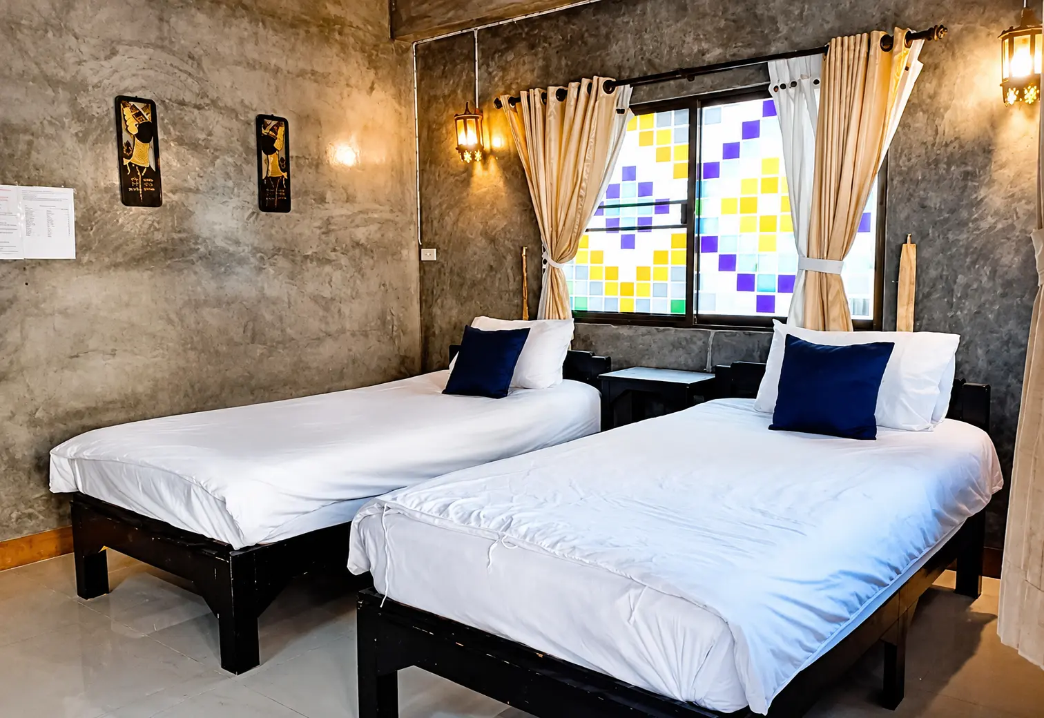 Double room with king bed